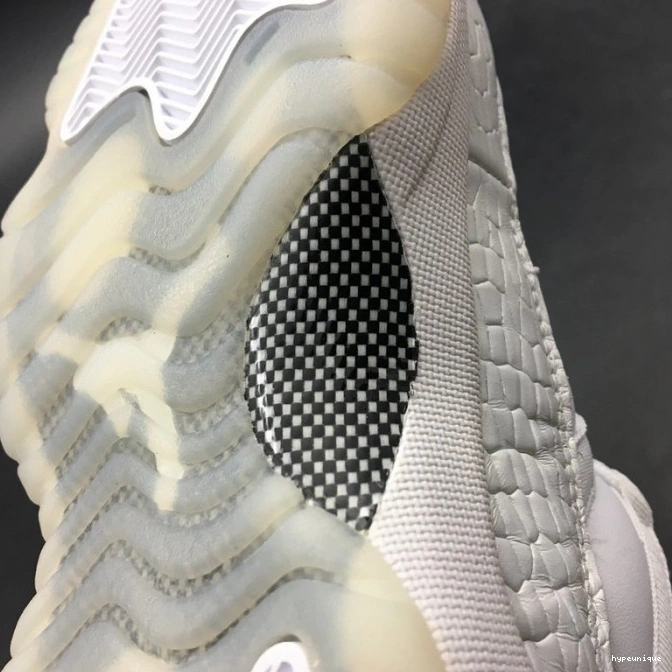 HYPE White Heiress Air 897331-100 Frost Low Jordan 11 0806